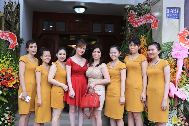 Nữ doanh nhân 9x đam mê ngành làm đẹp - 5
Trang Võ trong buổi khai trương Anna Spa chi nhánh Hố Nai ngày 14/09/2015