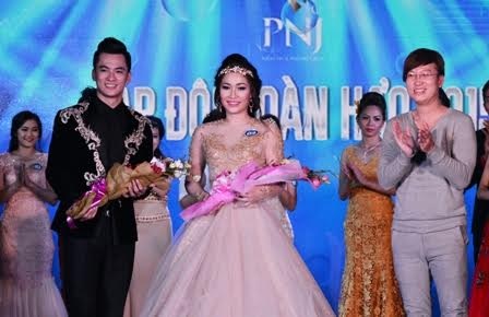 Nhạc sĩ Sỹ Luân bị chinh phục trong ngày hội văn hóa PNJ - 1 Nhạc sĩ Sỹ Luân bị chinh phục trong ngày hội văn hóa PNJ - 1