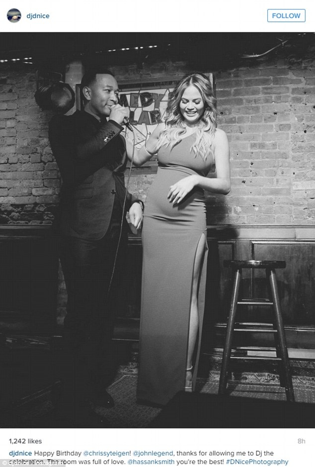 Siêu mẫu Mỹ được chồng cưng hết mực khi bầu bí - 8
Siêu mẫu xinh đẹp vừa được chồng tổ chức sinh nhật lần thứ 30 rất hoành tráng.