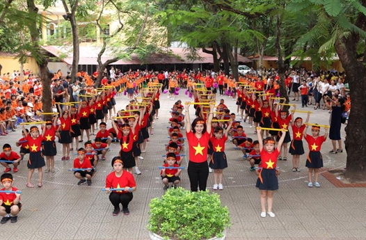 Ấn tượng đậm nét ngày khai mạc Hội khỏe Phù Đổng tại trường tiểu học Trung Tự - 3 Ấn tượng đậm nét ngày khai mạc Hội khỏe Phù Đổng tại trường tiểu học Trung Tự - 3