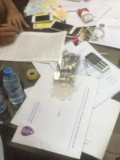 CSGT Bắc Giang bắt đối tượng thuê xe taxi chở ma túy đá - 3