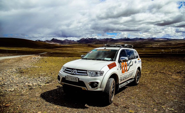 Chiến mã Pajero Sport xứng đáng là chiếc xe dẫn đoàn