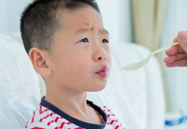 Những mẹo nhỏ giúp bé uống thuốc dễ dàng - 1 Những mẹo nhỏ giúp bé uống thuốc dễ dàng - 1