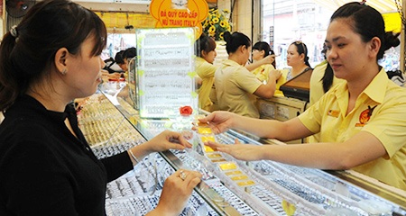 Giá vàng SJC đã “bốc hơi” 1,3 triệu đồng/lượng - 1
Thị trường vàng trong nước ghi nhận các bước điều chỉnh giảm nhẹ của mặt hàng kim loại quý.