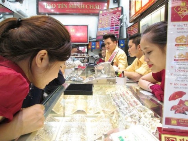 Giá vàng phục hồi, chênh lệch 4 triệu đồng/lượng - 1
Giá vàng trong nước vẫn cao hơn giá vàng thế giới 4 triệu đồng/lượng.