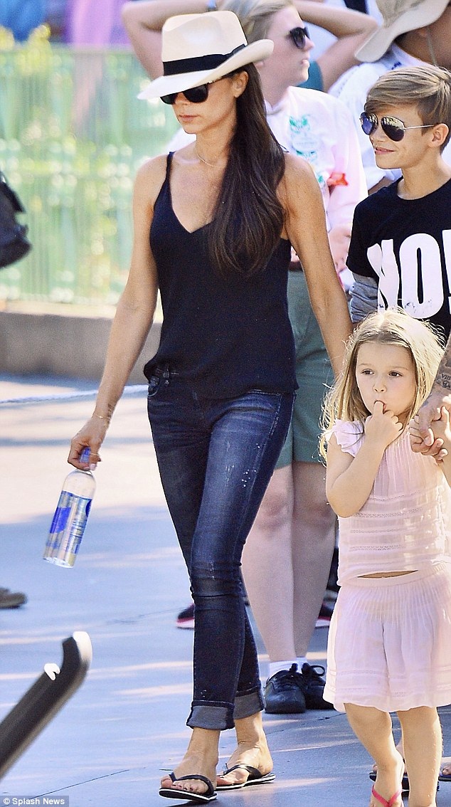 Hình ảnh hạnh phúc của gia đình Beckham - 6