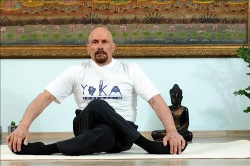 Gặp gỡ ông thầy Yoga U100 trẻ như 50 tuổi - 2 Gặp gỡ ông thầy Yoga U100 trẻ như 50 tuổi - 2