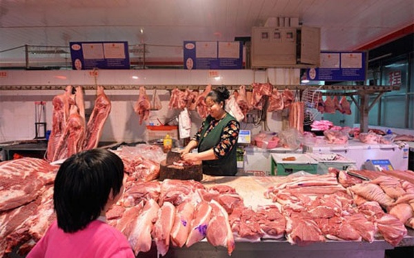 “Cơn khát” thịt lợn của Trung Quốc - 1
Một quầy bán thịt lợn tại chợ ở Trung Quốc.