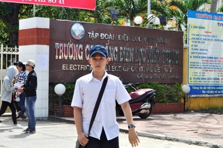 Đề Văn khá dễ thở với các thí sinh chuyên khối xã hội nên có thí sinh ra sớm