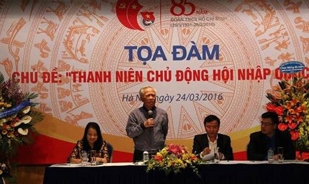 Hội nhập kiểu gì khi ngoại ngữ kém - 1
Nguyên Phó thủ tướng Vũ Khoan phát biểu tại tọa đàm.