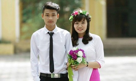 Trần Đào Hiếu Nghĩa bảnh bao trong một lần chụp ảnh kỷ yếu ở trường.