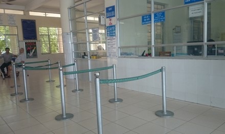 Kỳ lạ bệnh viện xin… xuống hạng - 1 Khoa khám bệnh Bệnh viện YDCT vắng bóng bệnh nhân sau khi được lên hạng. Ảnh: Đức Minh.