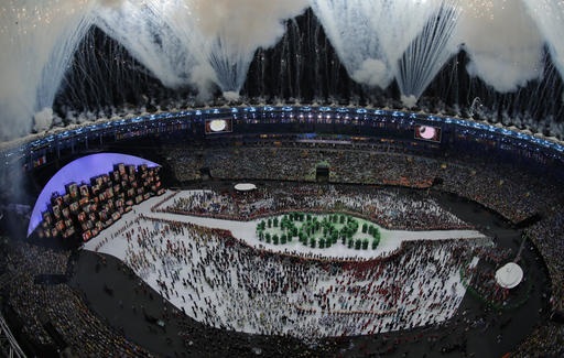 Lễ khai mạc Olympic 2016: Rực rỡ sắc màu, ánh sáng - 16
Vòng tròn Olympic mang màu xanh của cây cối