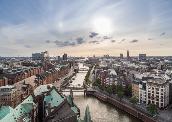 10 thành phố đáng sống nhất thế giới năm 2016 - 10
Cùng với Helsinki và Vienna, Humburg là một trong 3 thành phố châu Âu đáng sống nhất. Thành phố cảng này được xếp vào nhóm giàu có nhất nước Đức, đồng thời được đánh giá cao về sự ổn định, thịnh vượng, môi trường trong lành và cơ sở hạ tầng tốt. (Ảnh: Huffington Post)