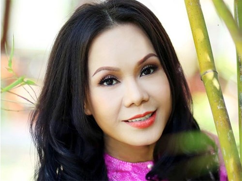 Nghệ sĩ Việt Hương: Sau tấm màn nhung là nước mắt - 1 Nghệ sĩ Việt Hương: Sau tấm màn nhung là nước mắt - 1