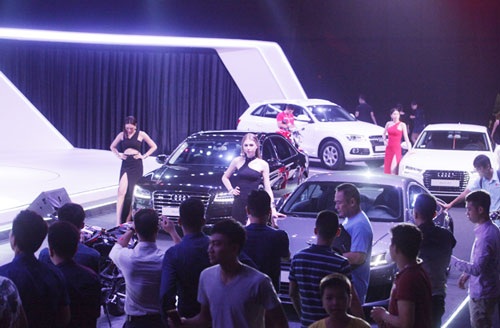 Ôtô tăng giá 200 triệu: Xếp hàng nửa năm mới có xe - 1 Ôtô tăng giá 200 triệu: Xếp hàng nửa năm mới có xe - 1