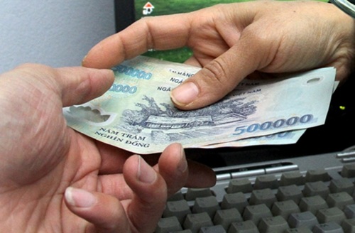 Mất 200 triệu đồng xin việc, cuối cùng vẫn thất nghiệp - 1 Việc làm của gia đình tôi là phạm pháp? (Ảnh minh họa)