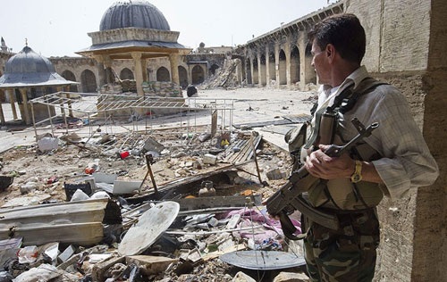 Bước ngoặt mới trong tình hình Syria - 1 Phần còn lại của thánh đường Hồi giáo Great Mosque từng rất lộng lẫy ở Aleppo. Chiến tranh đã hủy hoại nó.