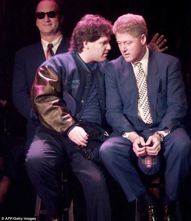 Em trai ông Bill Clinton bị bắt vì lái xe trong lúc say xỉn - 1 Roger bị Mật vụ Mỹ đặt cho biệt danh Cơn đau đầu thời ông Bill Clinton còn cầm quyền (Nguồn: Daily Mail)