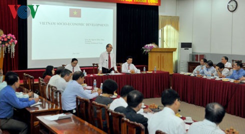 Các Đại sứ là cầu nối để kiều bào gắn bó với quê hương - 1 Các Đại sứ là cầu nối để kiều bào gắn bó với quê hương - 1