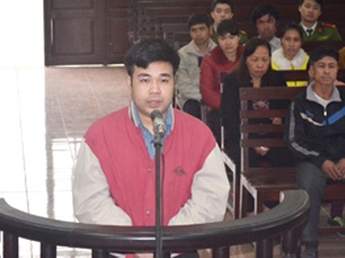Giả là cán bộ tỉnh lừa đảo chiếm đoạt gần 2 tỷ đồng - 1 Đối tượng Nguyễn Bá Hồng phải nhận mức án 13 năm tù