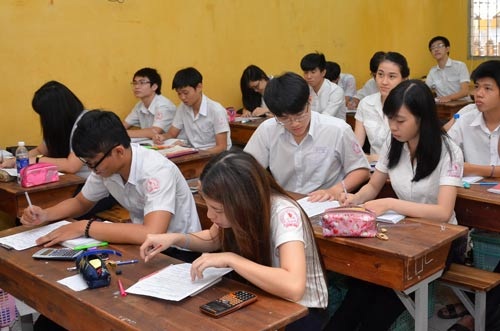 Điểm cao vẫn vào trường tư - 1
Học sinh một trường tư tại TP HCM trong giờ học. (Ảnh: Tấn Thạnh)