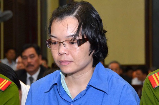 Siêu lừa Huyền Như bị khởi tố về 2 tội danh: Lừa đảo chiếm đoạt tài sản, Làm giả con dấu, tài liệu của cơ quan tổ chức phải nhận mức án tù chung thân. Ảnh: Tấn Thạnh