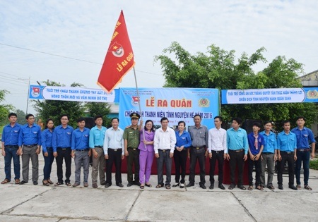 Tuổi trẻ Công an Bạc Liêu hăng hái hiến máu tình nguyện - 3 Tuổi trẻ Công an tỉnh Sóc Trăng ra quân thực hiện chiến dịch Thanh niên tình nguyện hè 2016.