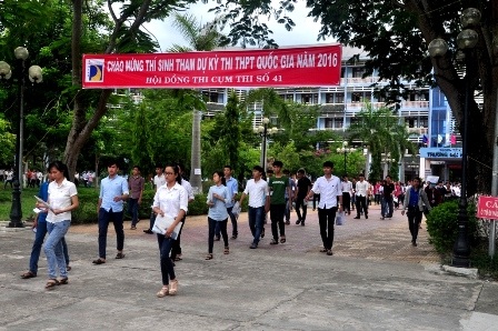 Cụm thi tỉnh Quảng Nam, trường ĐH Sư phạm TPHCM, ĐH Trà Vinh công bố điểm thi - 2
Cụm thi 41 tỉnh Quảng Nam có 1 thí sinh đạt điểm 10 môn Lịch Sử. (Ảnh: Công Bính)