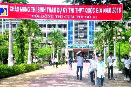 136 thí sinh vi phạm kỉ luật sau ngày thi thứ 2 - 3 Tỉ lệ thí sinh dự thi ở cụm thi 41 tại Quảng Nam đạt trên 98%