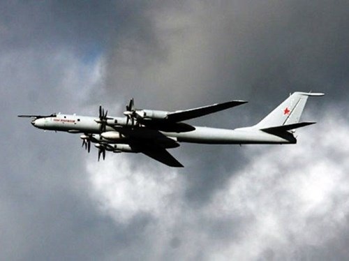 Máy bay trinh sát Tu-142M của Nga xuất hiện tại Syria - 1 Tu-142M được phát triển từ máy bay ném bom Tu-95