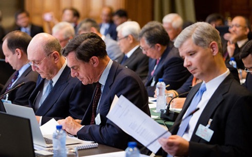 Lý lẽ của Philippines đâm toạc "đường lưỡi bò" của Trung Quốc - 1 Các chuyên gia ngoại quốc hỗ trợ cho Philippines trong vụ kiện Trung Quốc. Ảnh: PCA.