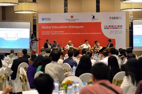 Bộ GD&ĐT giải thích việc nhiều trường ĐH nhưng ít thành tựu khoa học - 1 Quang cảnh hội thảo.