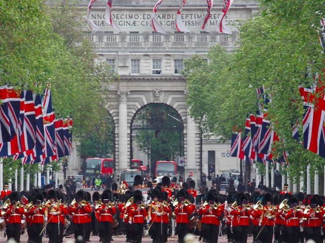 
Căn hộ đối diện với Cung điện Buckingham Palace, công viên St James’ Park và quảng trường Trafalgar Square.
