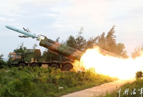 Báo Mỹ lo Trung Quốc tạo trận Trân Châu Cảng mới - 1 Tên lửa chống hạm YJ-18.