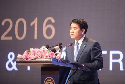 Công nhân tiếc mẩu thuốc hút dở hơn chiếc ốc vít giá trăm ngàn - 1 Chủ tịch UBND Thành phố Nguyễn Đức Chung