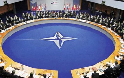 Phương Tây bối rối vì chiến tranh phi truyền thống của Nga - 1 NATO tìm cách đối phó với chiến tranh phi truyền thống của Nga. Ảnh: hurriyet.com.tr