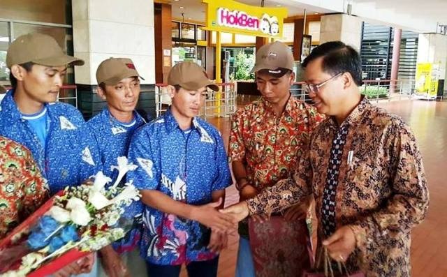 Indonesia trao trả 10 ngư dân Việt Nam về nước - 1 Indonesia trao trả 10 ngư dân Việt Nam về nước - 1