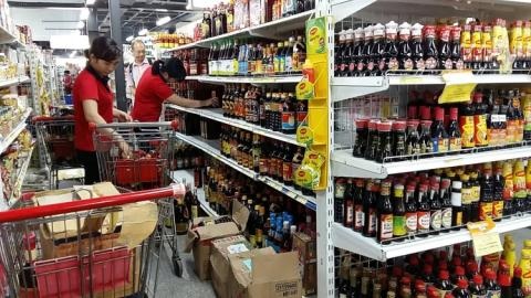 Người Việt ăn mắm công nghiệp: Quảng cáo và sự thật - 1 Nhiều quảng cáo nước mắm thổi phồng, gây hiểu lầm cho người tiêu dùng. Ảnh minh họa