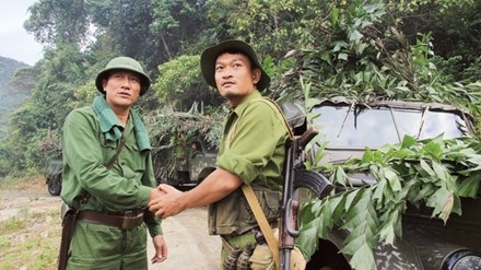 “Gả bán” Hãng phim - Người trong nghề nói gì? - 1
Một cảnh trong phim “Những người viết huyền thoại”, sản phẩm của Hãng phim Truyện Việt Nam.