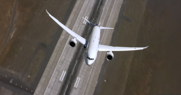 
Máy bay Boeing 787-9 Dreamliner cất cánh thẳng đứng. (Ảnh: CNET)
