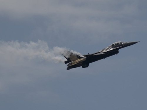 Các phi công đảo chính lái chiến đấu cơ F-16 đã phản loạn như thế nào? - 1 Các chiến đấu cơ F-16 xuất hiện trên bầu trời Thổ Nhĩ Kỳ hôm 15-7 đến từ cả 2 phe đảo chính và phản đảo chính