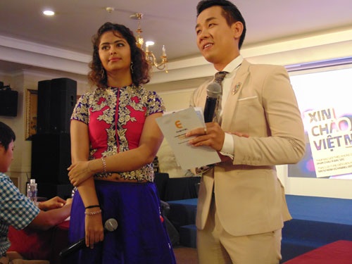 “Sao” Việt quẩn quanh sân nhà - 1
Diễn viên Avika Gor của Ấn Độ giao lưu cùng báo giới tại TP HCM