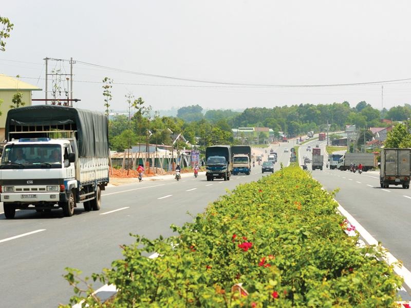 Thêm dự án PPP giao thông “ế” nhà đầu tư - 1
Để thu hút nhà đầu tư nước ngoài tham gia dự án BOT giao thông, cần có cơ chế chia sẻ rủi ro theo thông lệ quốc tế. Ảnh: Lê Toàn