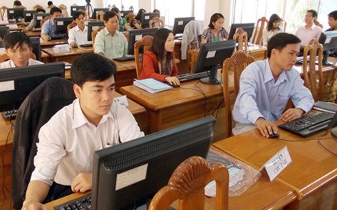 Thi tuyển cán bộ - công chức: Còn gửi gắm còn mất niềm tin - 1
Nhiều người không tin tưởng vào những kỳ thi công chức (Ảnh minh họa)