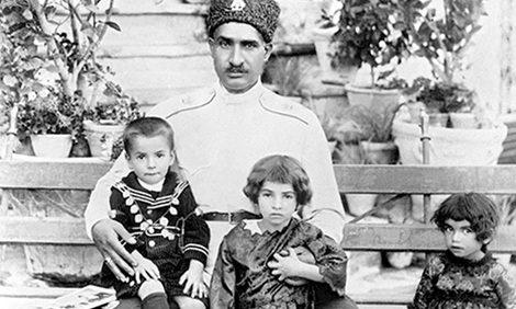 Người em gái song sinh của Vua Iran Pahlavi Shah:Công nương “báo đen” đơn độc - 1 Người em gái song sinh của Vua Iran Pahlavi Shah:Công nương “báo đen” đơn độc - 1
