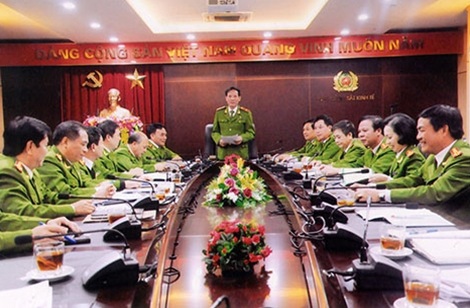 Giải mã những sai phạm của Công ty Liên kết Việt - 1 Thiếu tướng Nguyễn Đức Thịnh, Cục trưởng Cục Cảnh sát điều tra tội phạm về kinh tế và tham nhũng đang chỉ đạo điều tra vụ lừa đảo ở Công ty Liên kết Việt.
