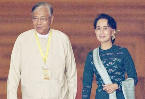 Tổng thống dân sự đầu tiên của Myanmar Htin Kyaw (trái) và nhà lãnh đạo đảng NLD Aung San Suu Kyi.