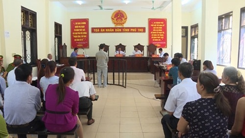 Quang cảnh phiên tòa.