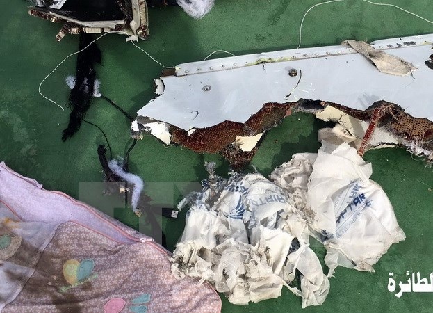 [Videographics] Nhìn lại vụ tai nạn máy bay EgyptAir MS804 - 1